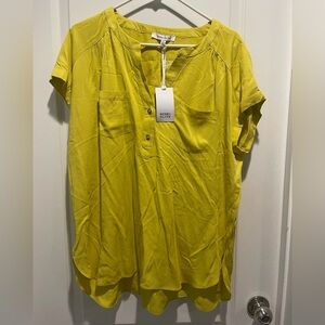Rose & Olive Men's Short-Sleeve Henley Shirt in Vibrant Yellow-Green